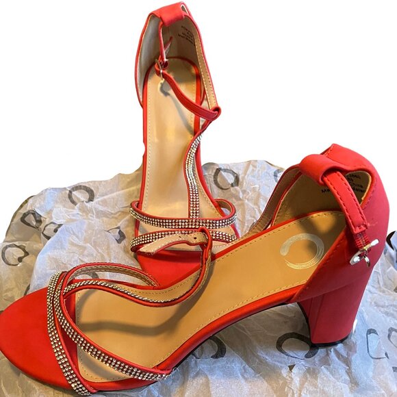 NIB Denali Red Rhinestone Block Heel Size: 8.5 - Picture 1 of 5